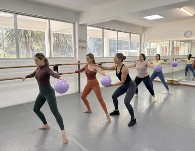 Clase de Happy Hour Fit para Todas las edades en Danzalink